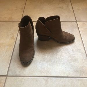 Jessica Simpson brown suede booties
